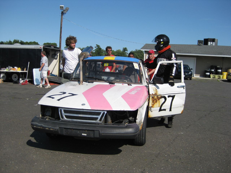 Illustration for article titled The 24 Hours Of LeMons New England 2009 Über Gallery, Part 2